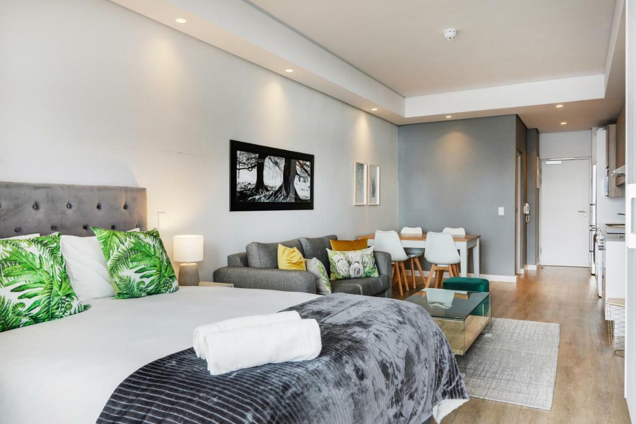 Backup-Power Eco Balcony Apartment Near Table Mountain Kaapstad Buitenkant foto
